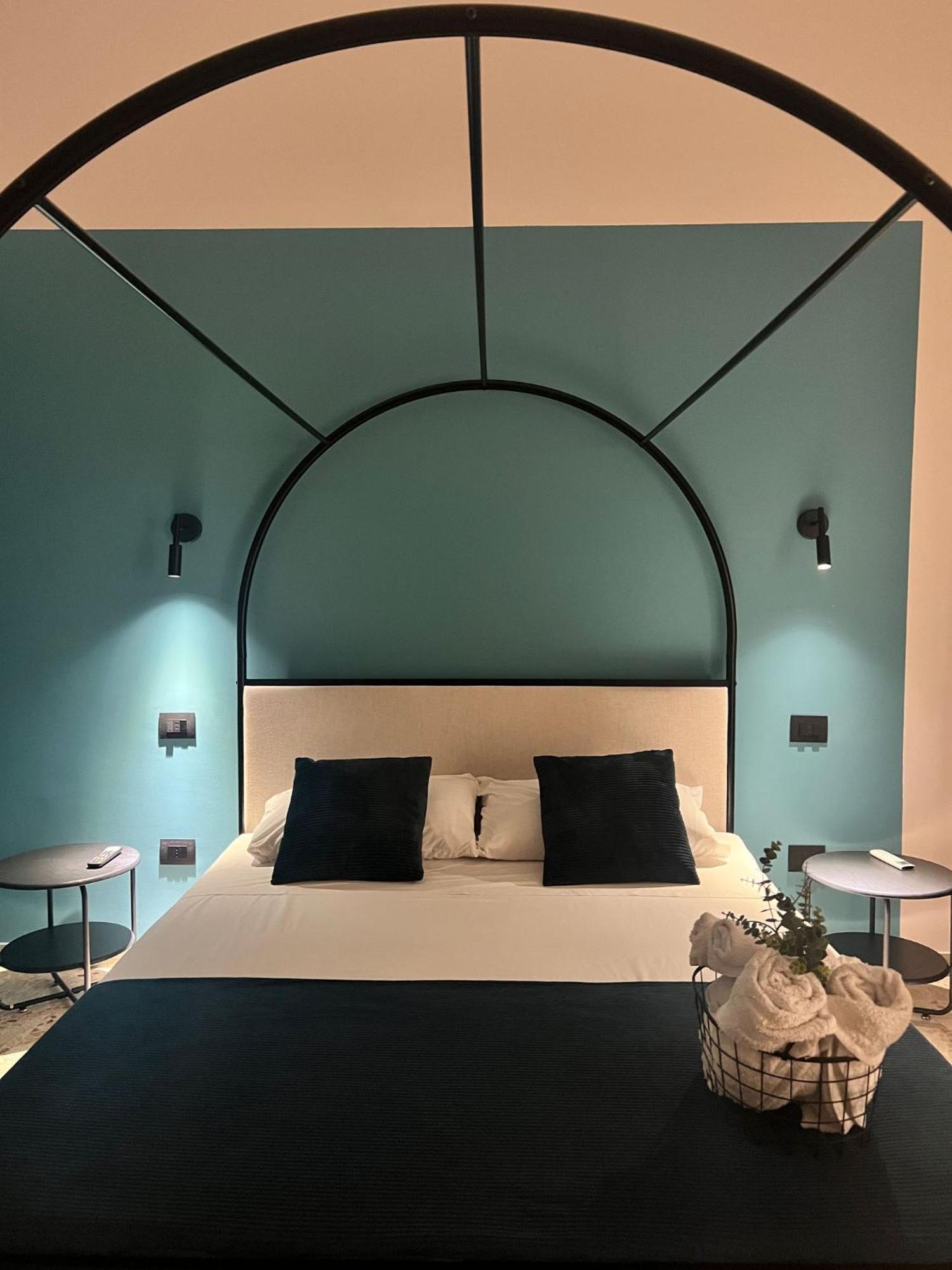 Lucky Corner - Elegant Stay Taranto Exterior photo